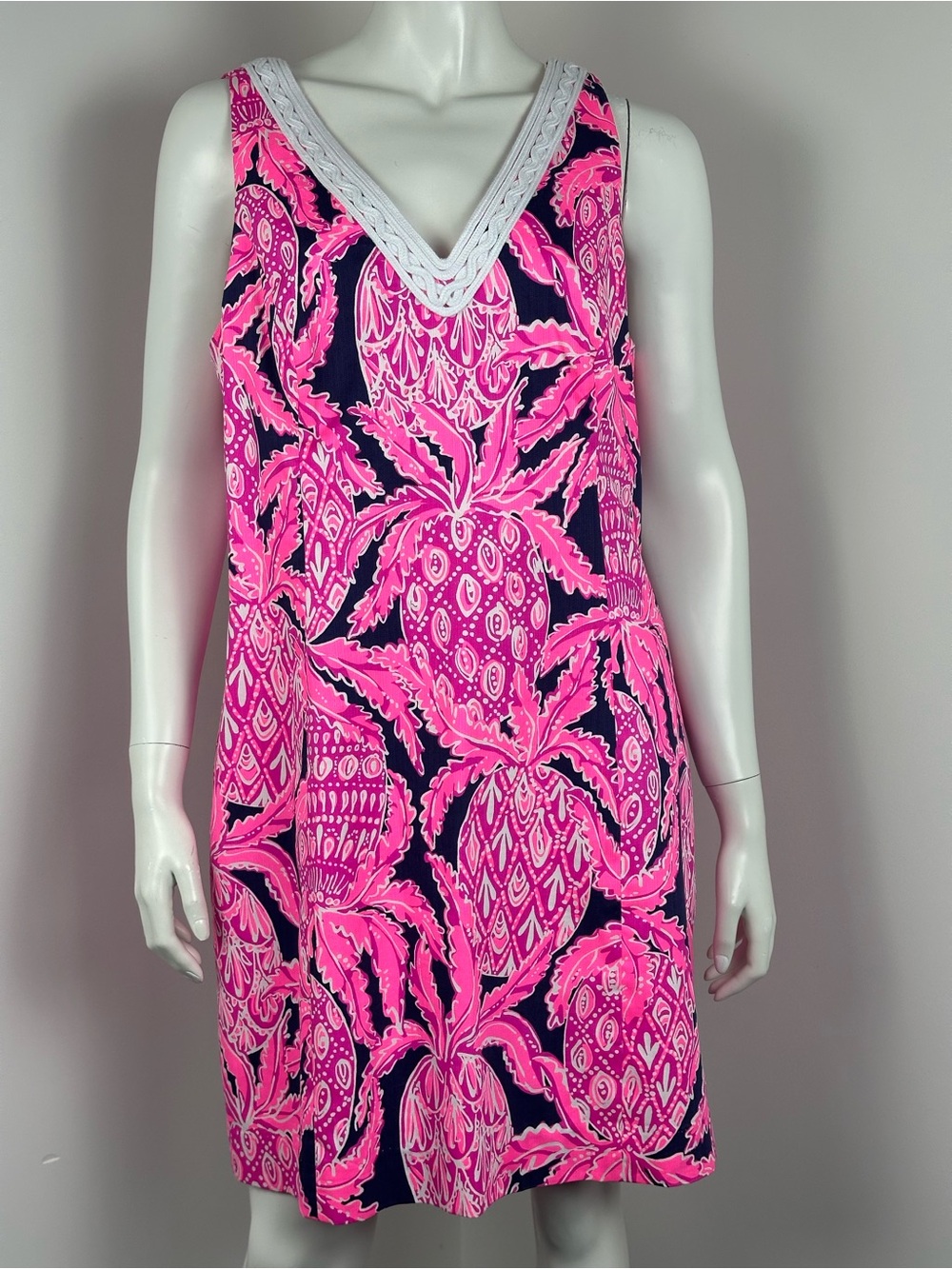 Lily Pulitzer Dress Size 14 Sleeveless Pink Pineapple Print V-Neck Lined